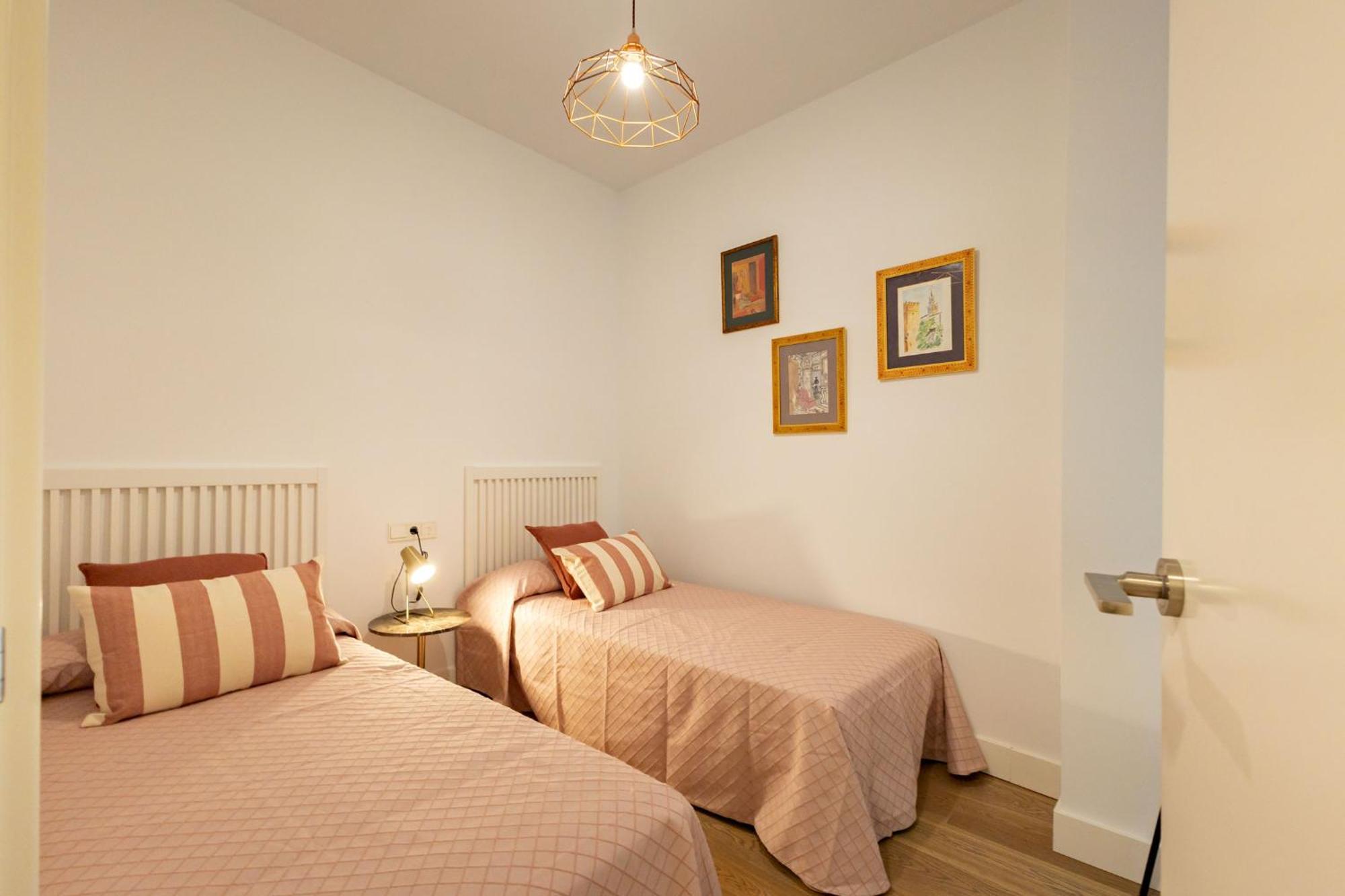Cathedral Apartment Welcome Wheelchairs 6 Pax เซบีญา ภายนอก รูปภาพ
