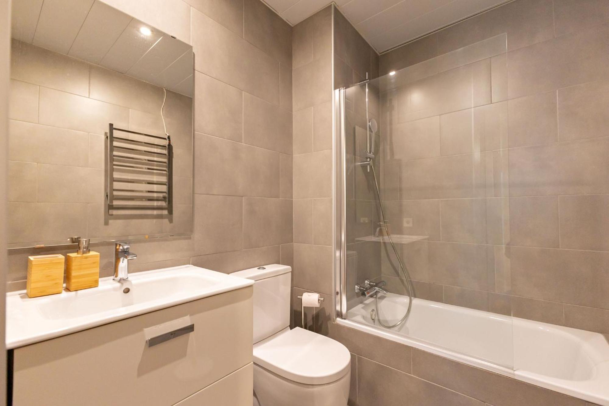 Cathedral Apartment Welcome Wheelchairs 6 Pax เซบีญา ภายนอก รูปภาพ