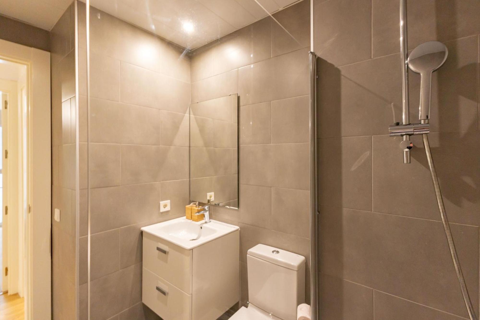 Cathedral Apartment Welcome Wheelchairs 6 Pax เซบีญา ภายนอก รูปภาพ