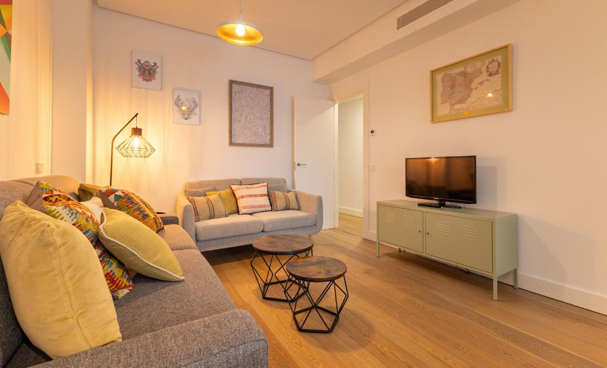 Cathedral Apartment Welcome Wheelchairs 6 Pax เซบีญา ภายนอก รูปภาพ
